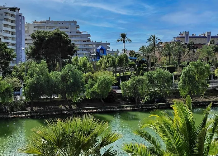 Benalbeach, Bonito 2 Apartament *